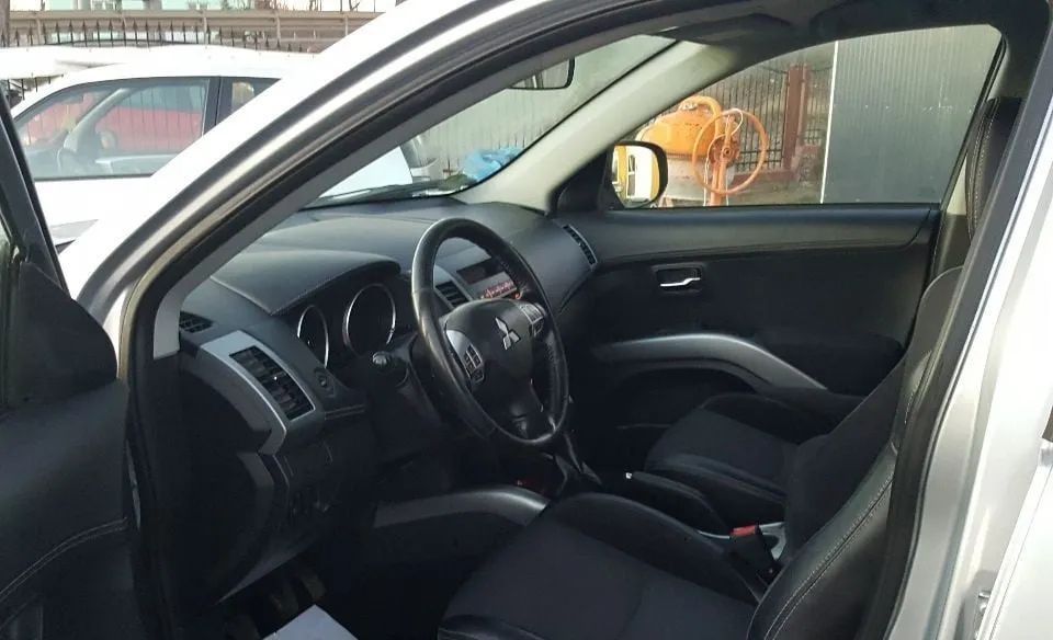 Mitsubishi Outlander Mitsubishi Outlander II 2.0 MIVEC 147 KM 108 kW