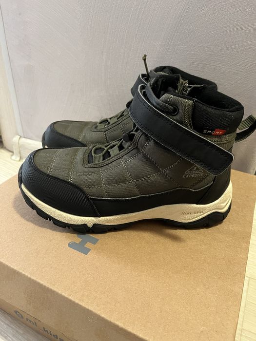 Зимові черевики, чоботи, ботінки