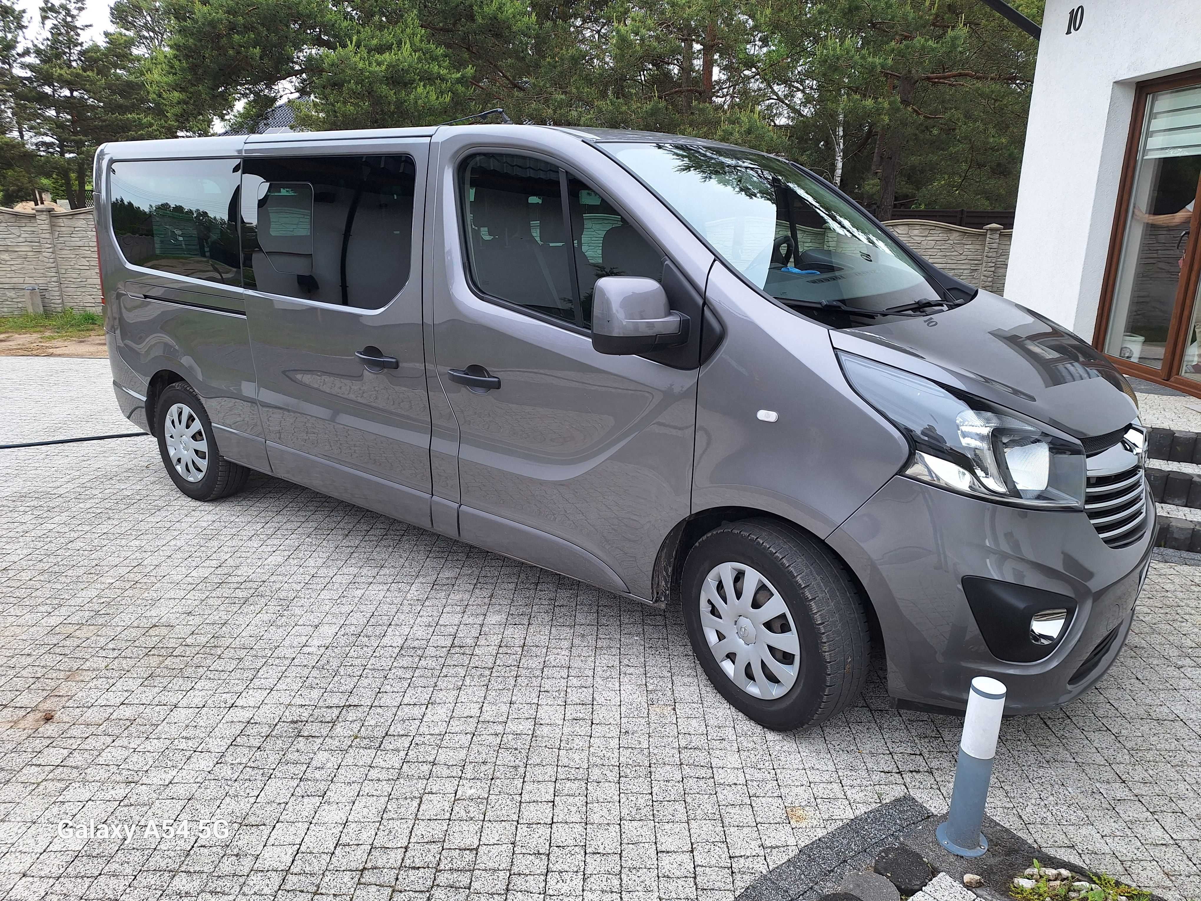 Opel Vivaro 1.6 CDTI | 9-osobowy | Hak | REJ. 2019,03