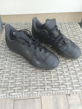 Sprzedam niewiele używane  buty sportowe Turfy - firmy Adidas