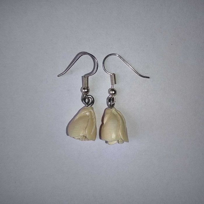 Серьги ручной работы резные цветы