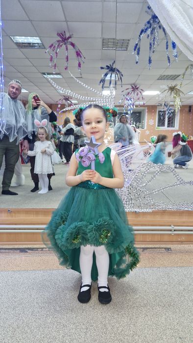 Продам платье для девочки