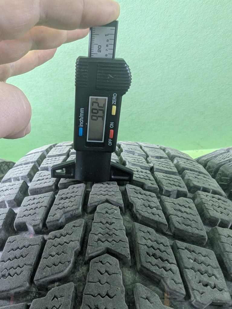 Шини з дисками 215.70р16. зима. 5*100. Обмен на зиму 245.60.R18.