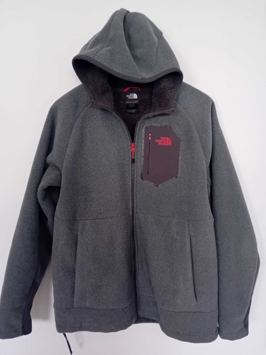 Armani Exchange, The North Face, Hollister, etc