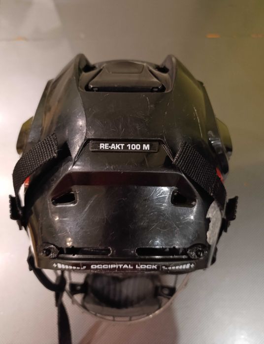 Хоккейный шлем Bauer RE-AKT 100, М,  б/у