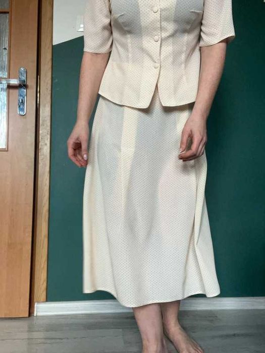 Elegancki damski komplet beżowy w kropki S