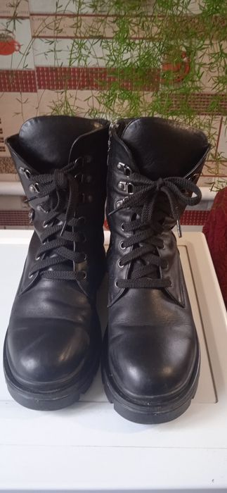 Жіночі чоботи,ботинки шкіряні.