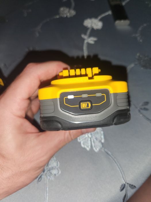 Wkretarka młot dcd709 oraz bateria 5ah powerstack dewalt