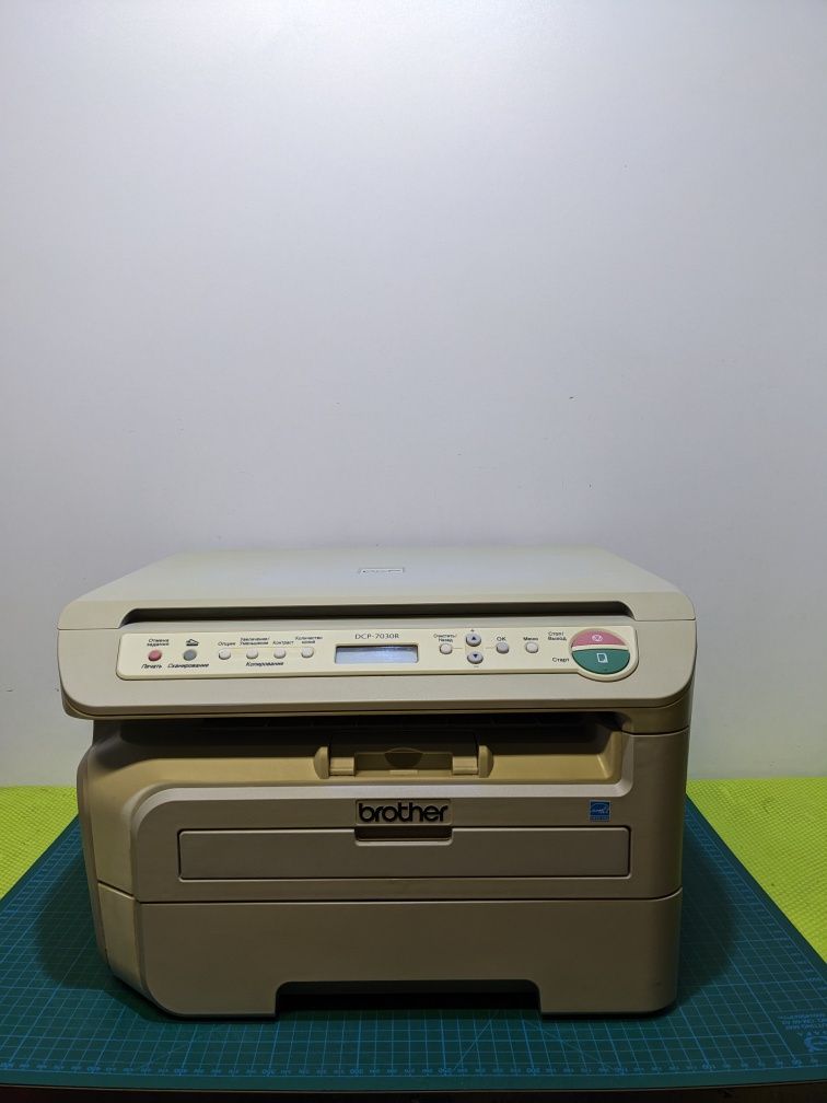 Лазерное МФУ Brother DCP-7030R (5)