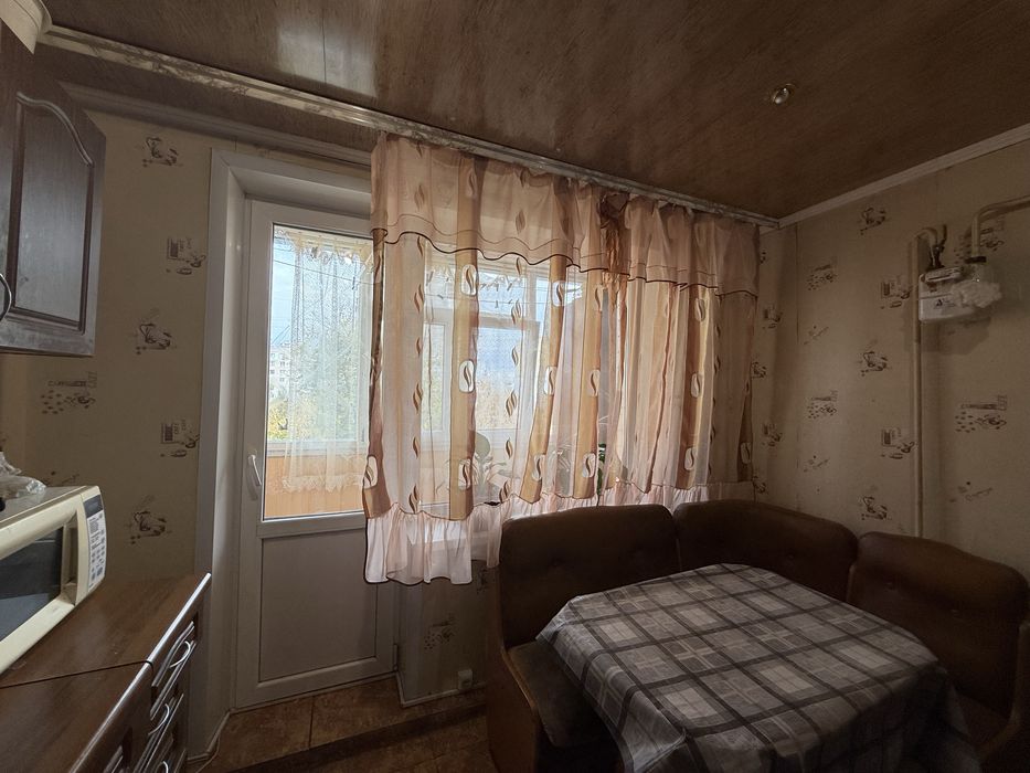 Продам 2-х кімнатну квартиру в центрі