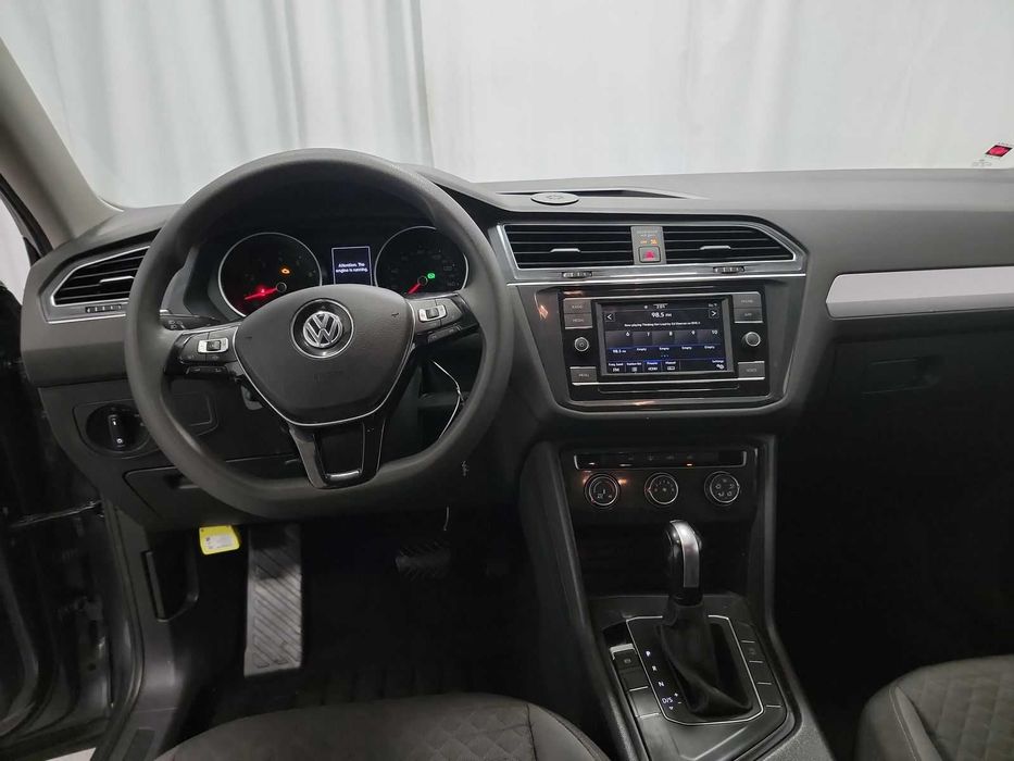 Volkswagen Tiguan S 2020 рік