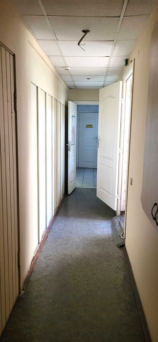 Продаж ЦОКОЛЬНОГО приміщення вул. Поштова буд. 27/29 центр АНГОЛЕНКА.