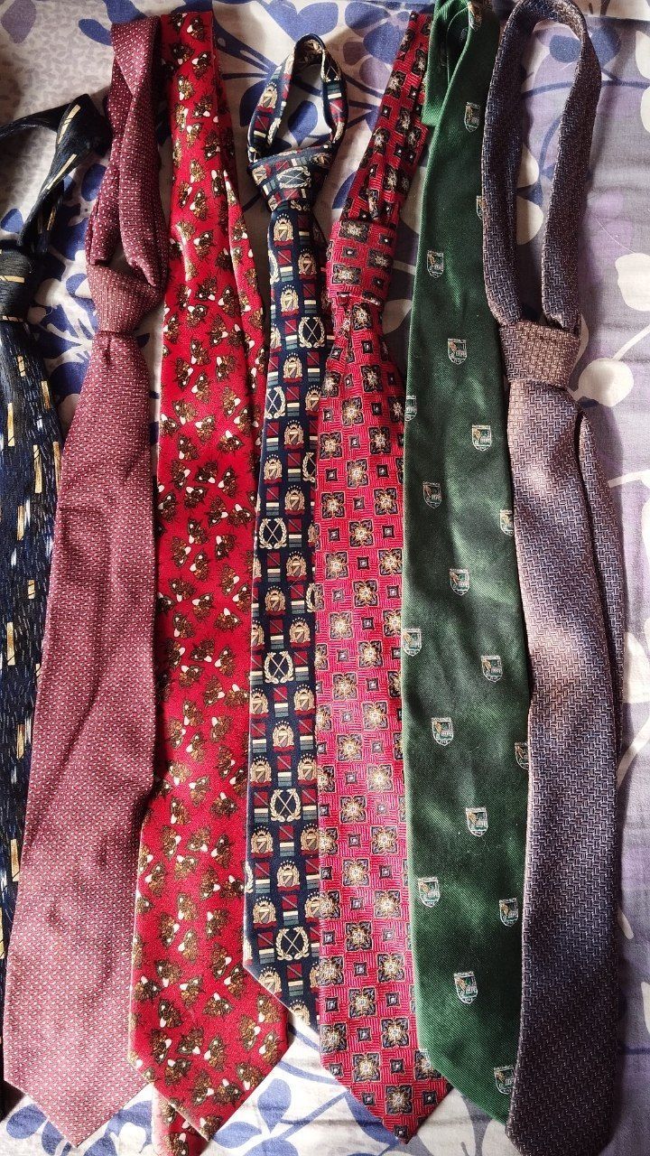 Галстук, краватка, фірмені, Франція, Італія, Америка, Чехія