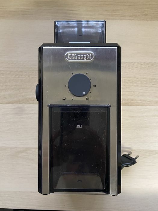 Moinho de café DeLonghi KG89