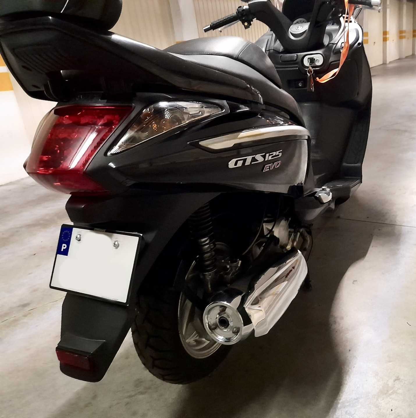 Scooter Sym GTS 125 Evo (Preta) C/ Poucos Kms