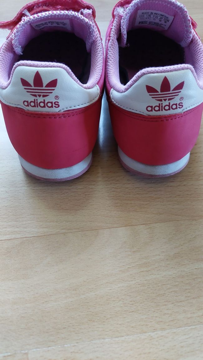 Buty adidas r. 31 dla dziewczynki