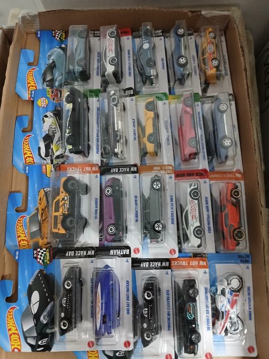Hot wheels diversos