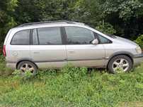 Opel Zafira автомобіль
