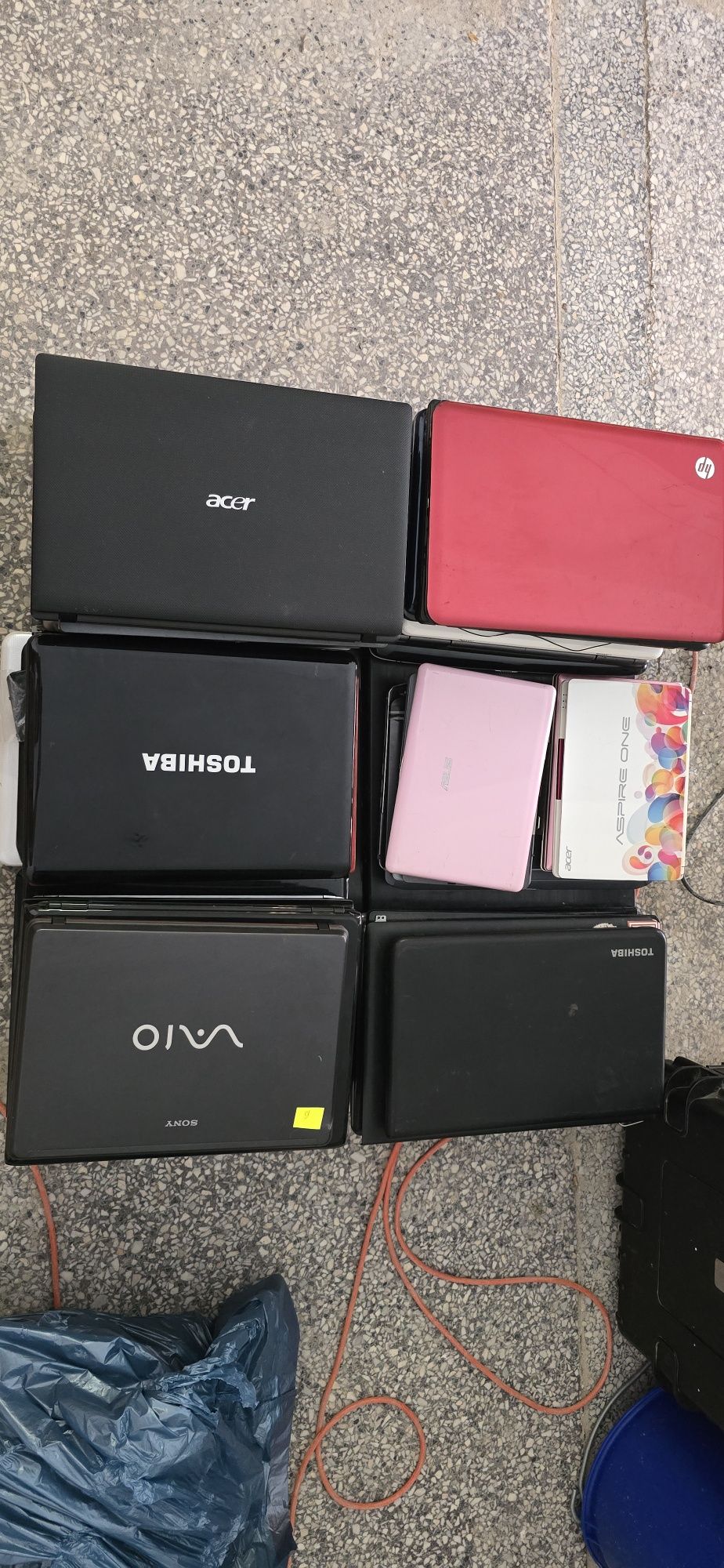 25szt laptopy 4szt netbooki