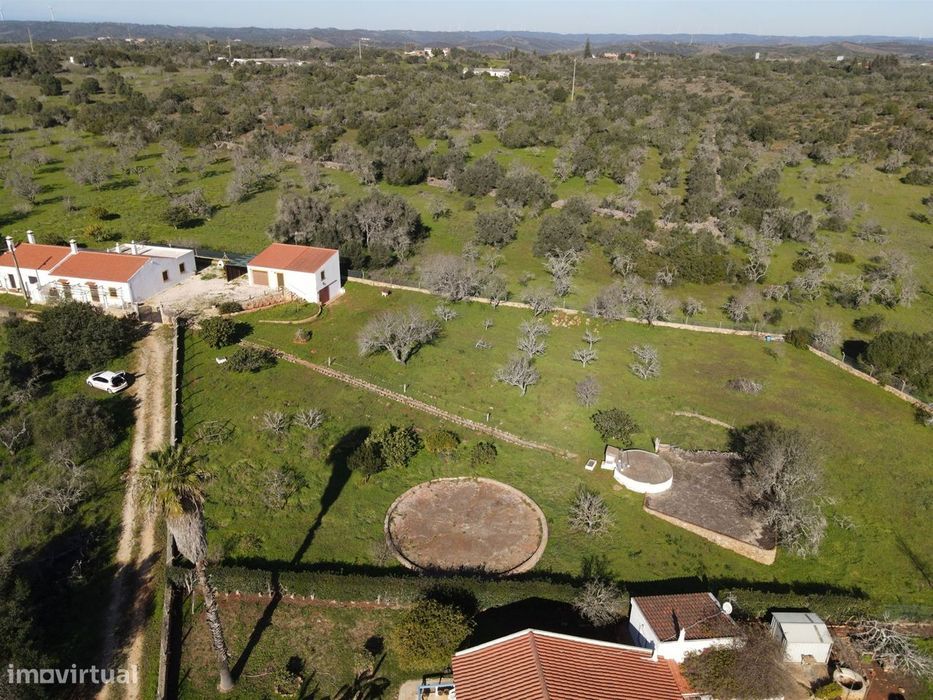 Casa de Campo T3 com Terreno de 4570 m² em Lagos