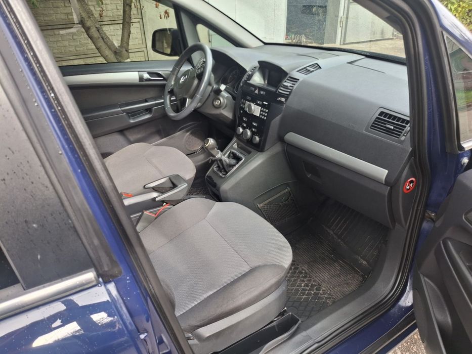 Продам Opel Zafira B