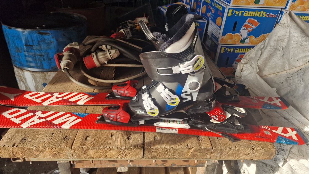 Zestaw narty Atomic z butami Salamon i kijkami