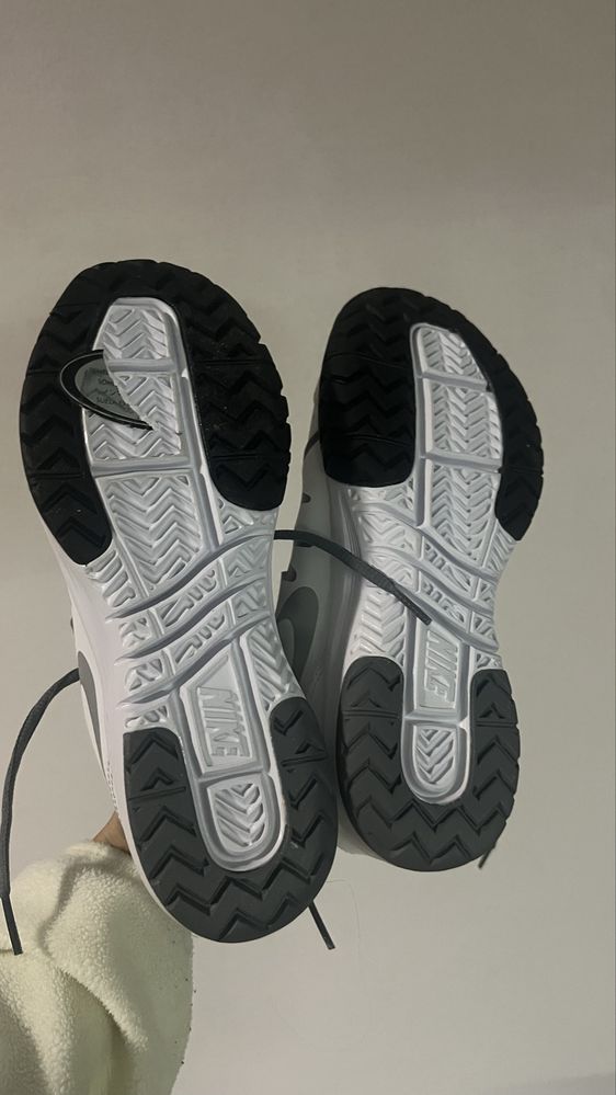 Тенісні кросівки nike