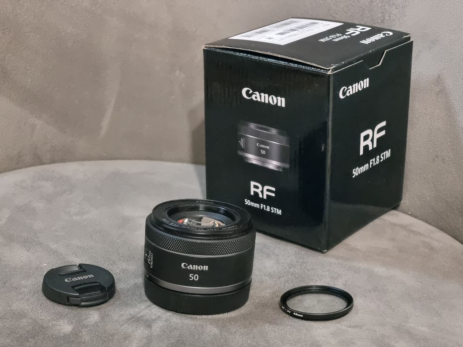 Canon RF 50mm f/1.8 STM