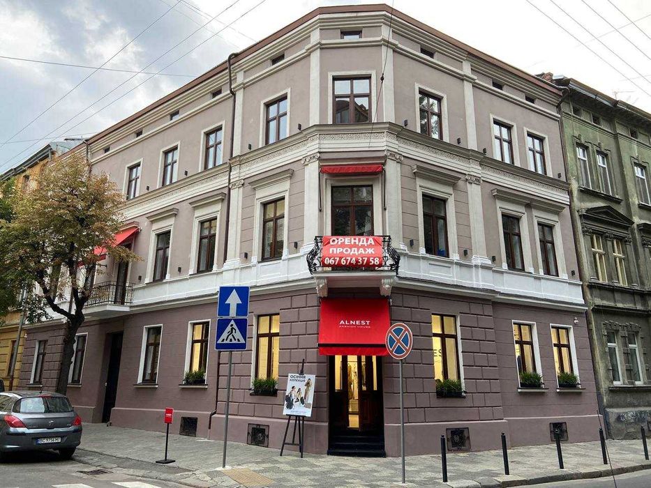 Будинок в центрі Львова (комерційне приміщення)