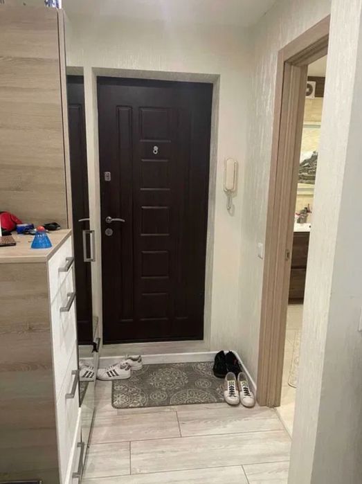 Продам 3 комнатную квартиру пр-т Гагарина, метро Спортивная S=65м2 VW