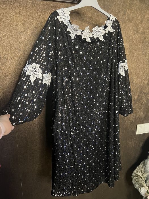 Розкішні нарядні сукні.