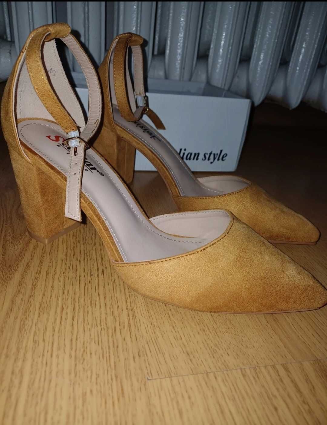 Buty na słupku- nowe