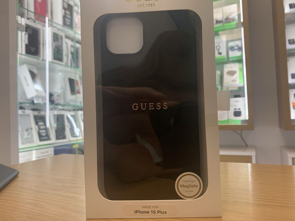 Etui Guess iPhone 15 Plus z MagSafe *Różne rodzaje*