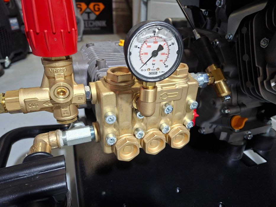 NOWA myjka spalinowa na włoskiej pompie COMET 276 bar