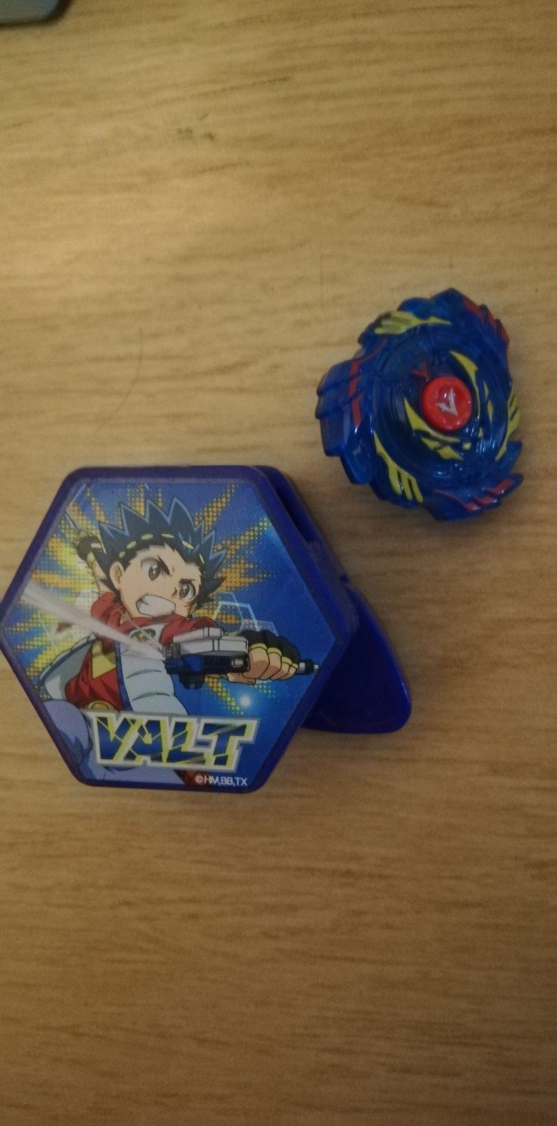 3 conjuntos de beyblade