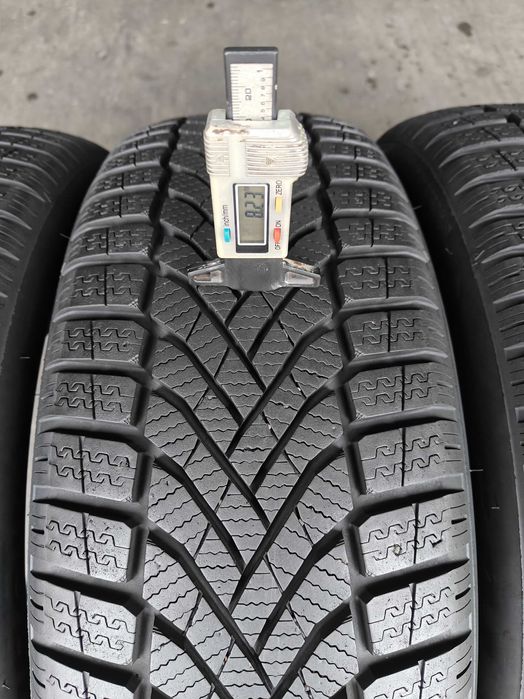 R17 215 55 шини зимові Falken Eurowinter HS02 протектор 8мм