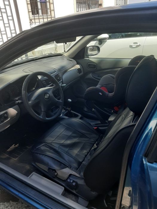 Nissan almera 2.2 de 2001 comercial