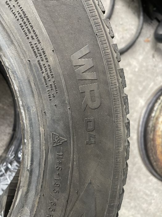 Шины 195/65 R15 Nokian б/у пара зима 6мм U7