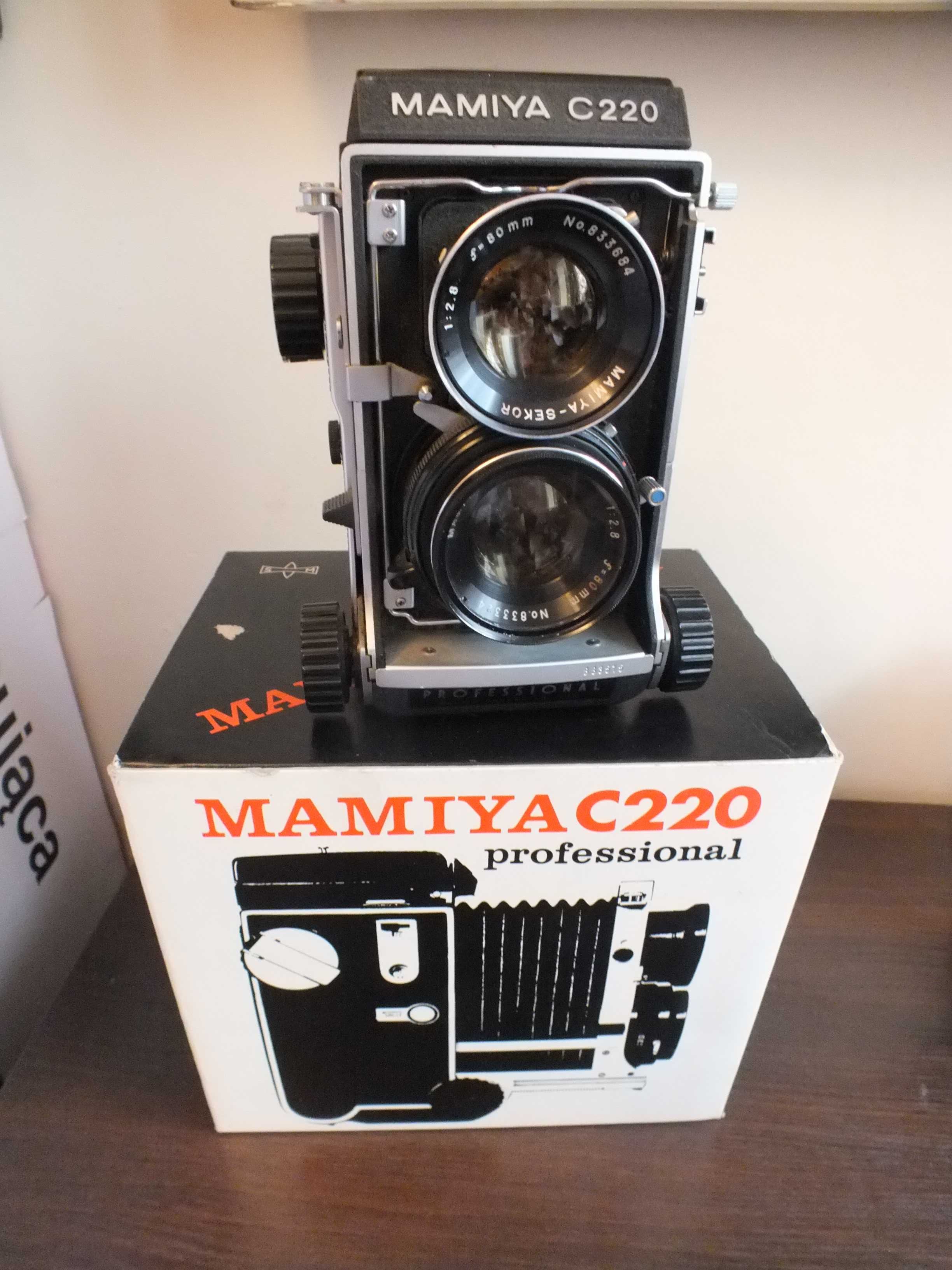 Mamiya C220 Professional 80/2.8  + 135/4.5