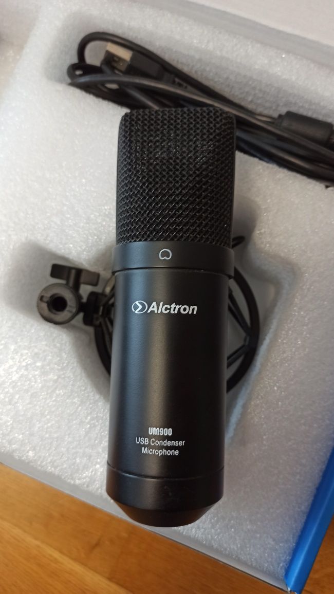 Mikrofon pojemnościowy Alctron UM900 + statyw