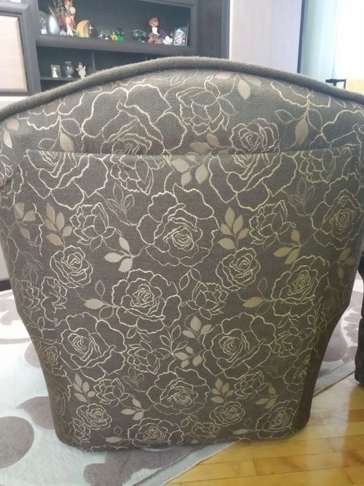 2 М'які крісла б/у