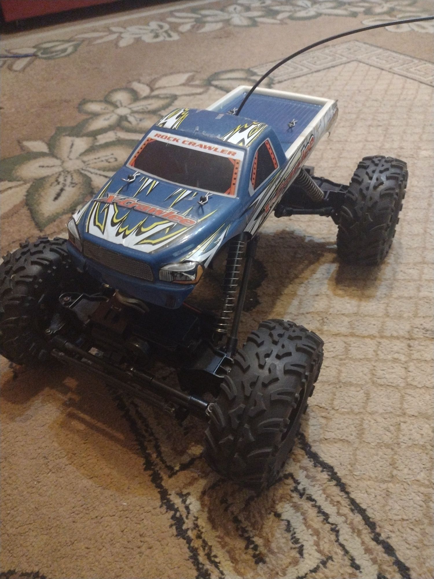 Carson rock crawler 27MHz razem z pilotem.