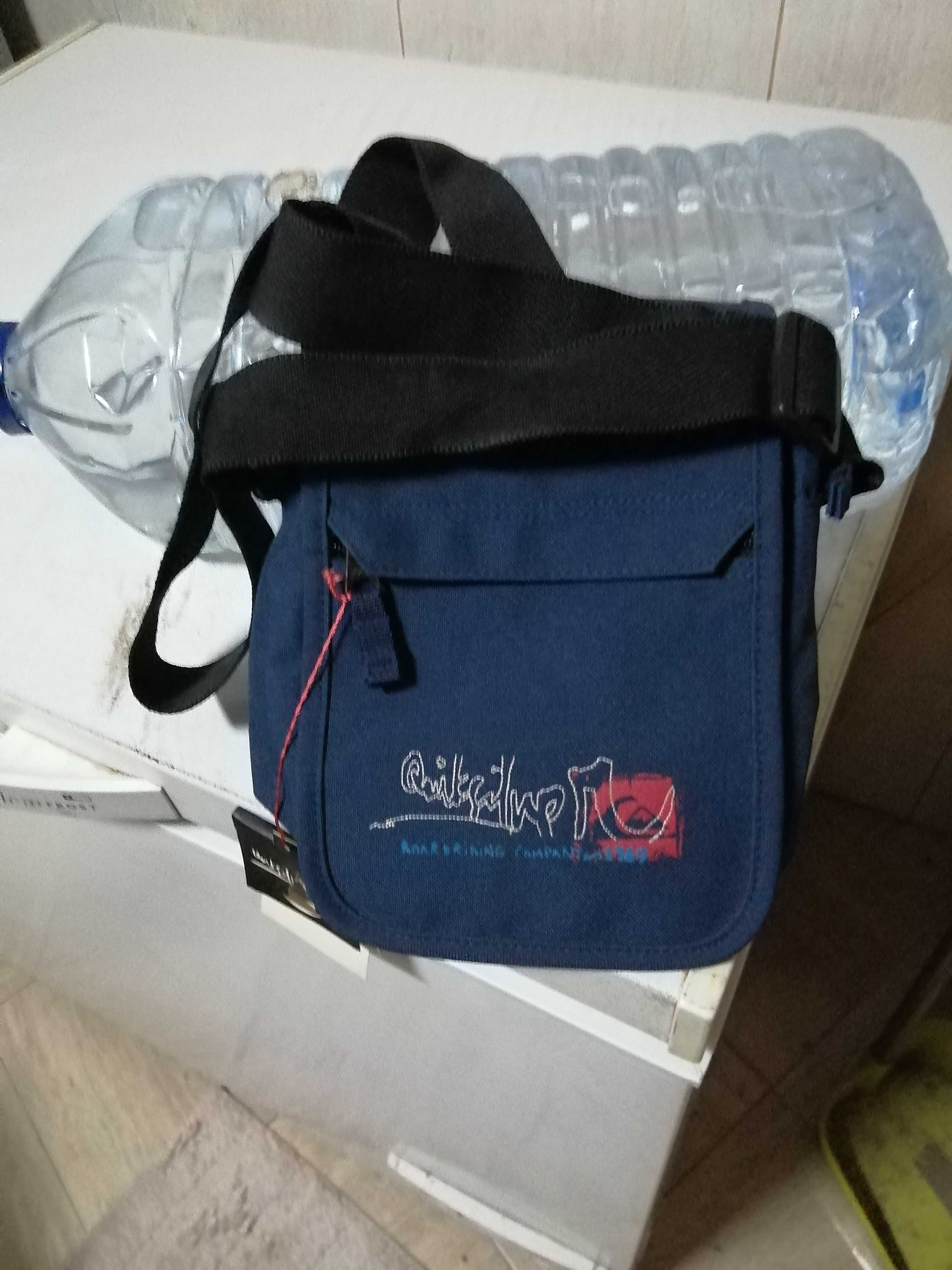 Saco da Tommy Hilfiger, e bolsa Quiksilver