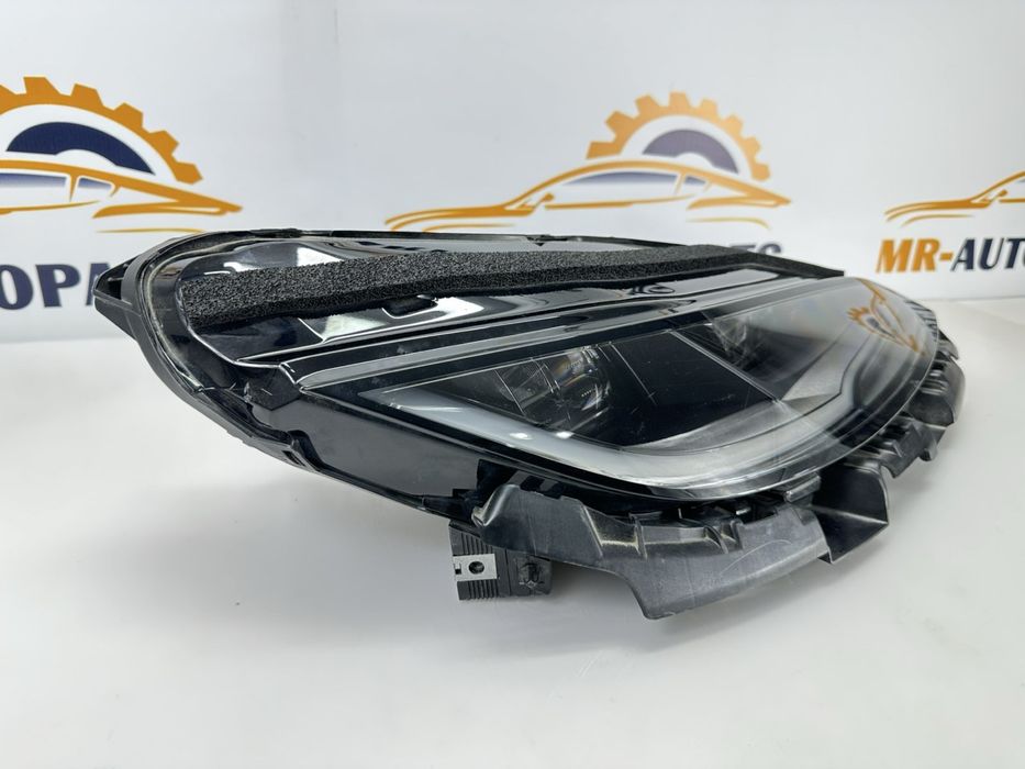 Фара права EU tesla model  3 highland