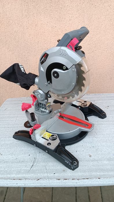 Торцовочна пила з Німеччини