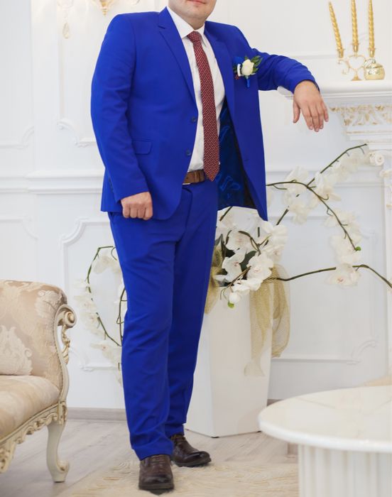 Костюм чоловічий весільний випускний святковий в ідеальному стані