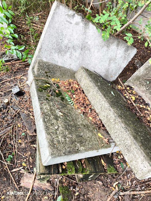 Ściany oporowe typu L. (Podjazd)