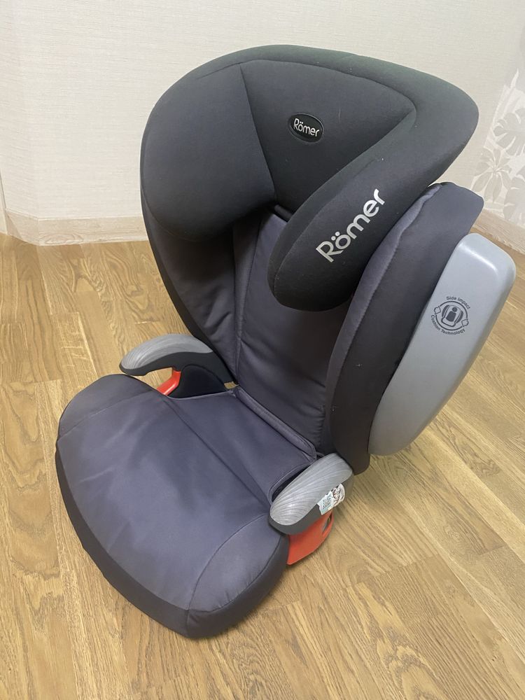 Дитяче автокрісло Britax Romer 15-36 кг (3-12 років)