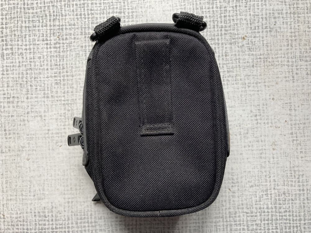 Pokrowiec/etui /torebka na aparat kompaktowy SAMSONITE Biskaya DFV 30