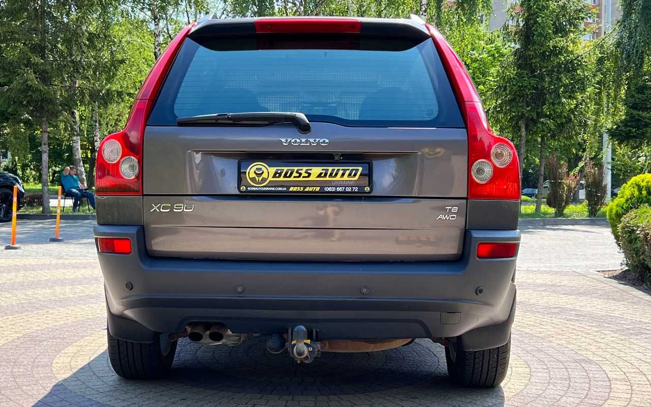 Volvo XC90  2005